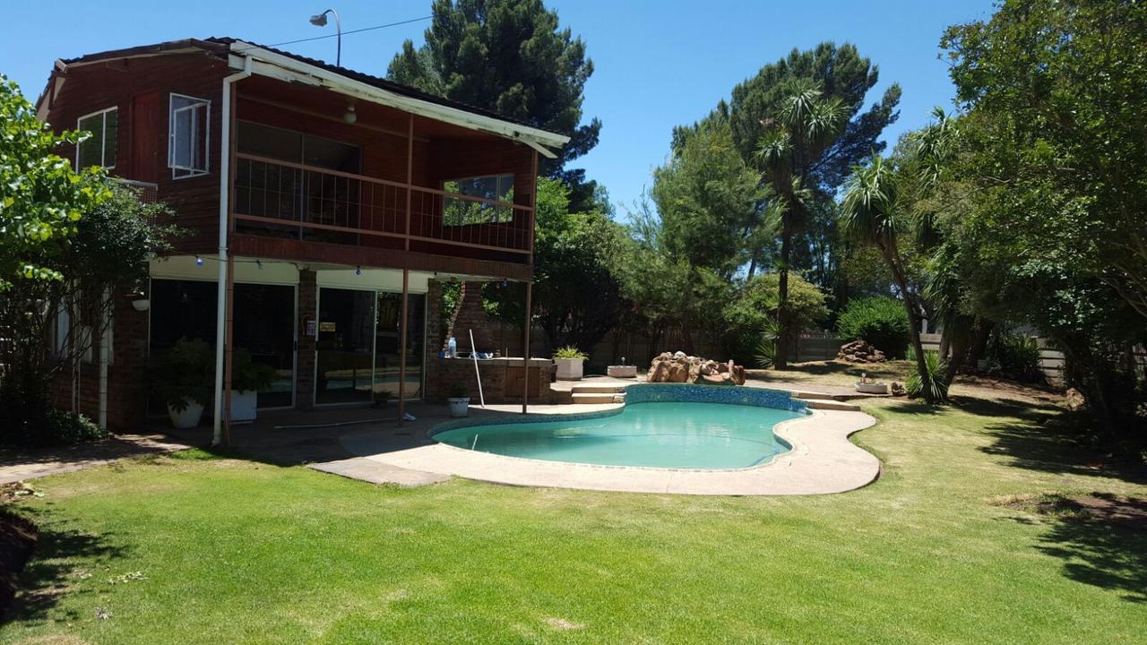 Sondela Bed & Breakfast Aliwal North Exterior photo